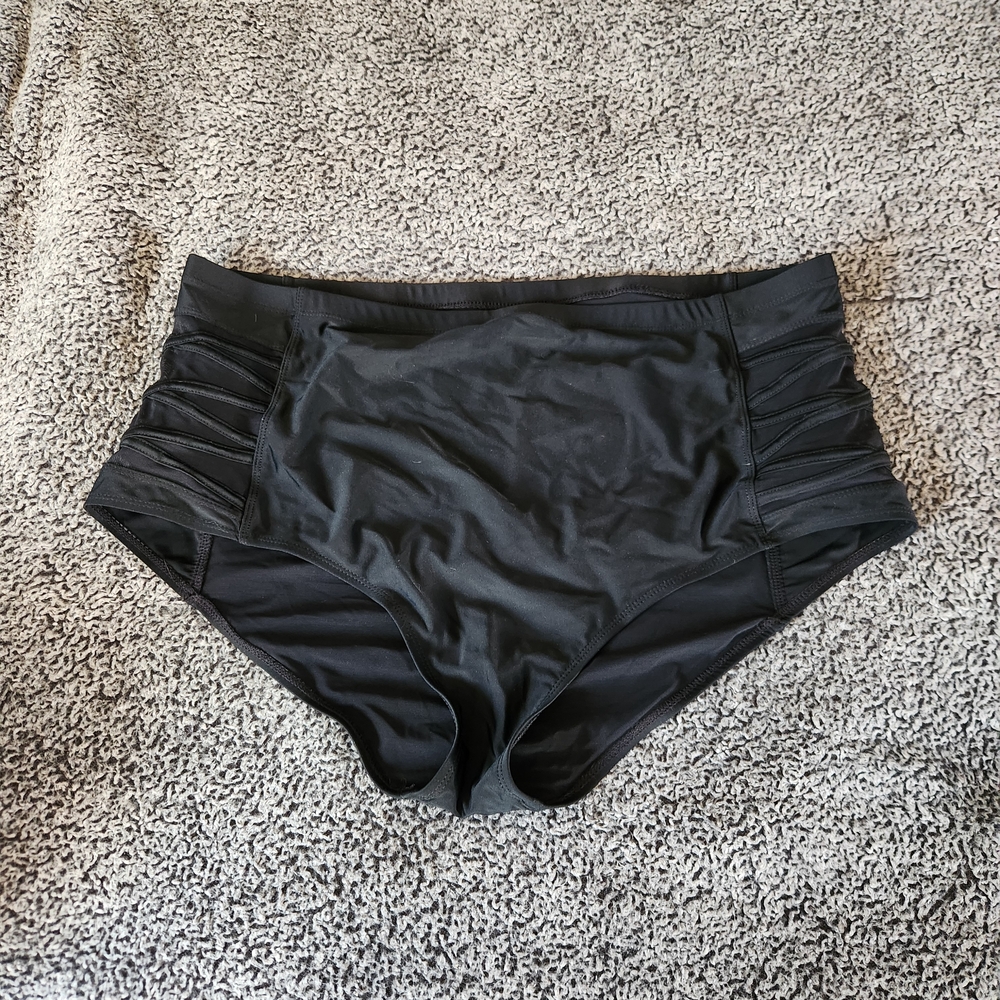Torrid Black Swimwear Bottoms Size 3 Side Mesh Panel